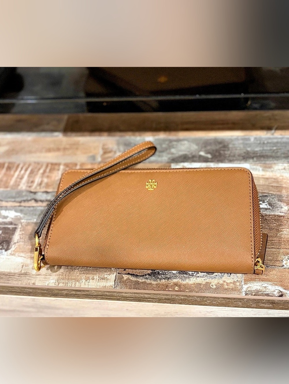 Tory Burch Emerson Zip Continental Wristlet Wallet Brown